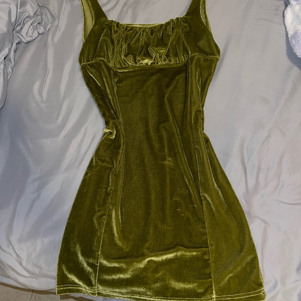 Green mini velvet dress. Size medium.